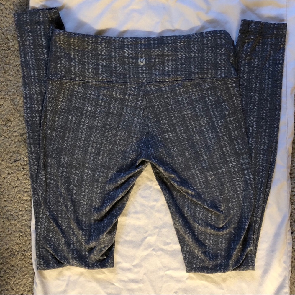 Size 4 or 6 lululemon pants